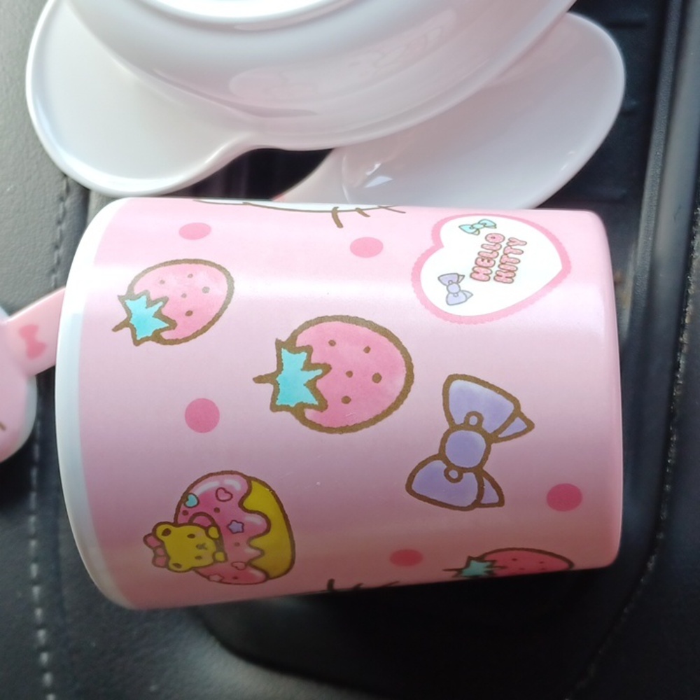 Hello Kitty Dinner Set For One - Picture 7 of 9